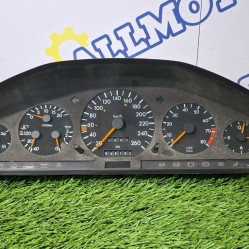 Mercedes-Benz W140 1996 года, v-3.2, щит приборов