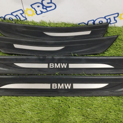 BMW  528xi (xDrive) v-2.0 turbo 2013 год, комплект накладок порогов
