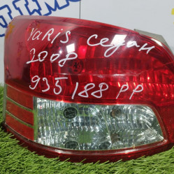 Toyota Yaris 2008 год (седан), стоп сигнал задний левый